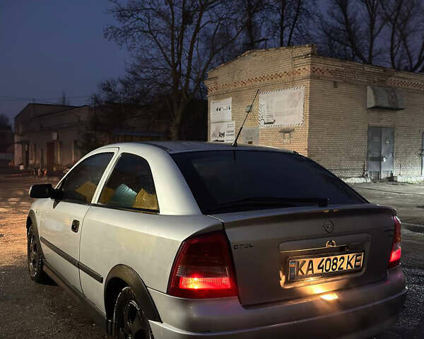 Серый Опель Астра, объемом двигателя 1.6 л и пробегом 257 тыс. км за 3500 $, фото 6 на Automoto.ua