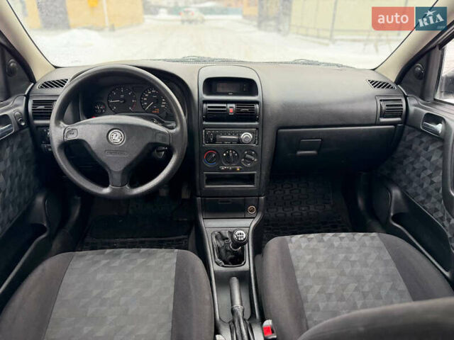 Сірий Опель Астра, об'ємом двигуна 1.7 л та пробігом 189 тис. км за 3500 $, фото 32 на Automoto.ua