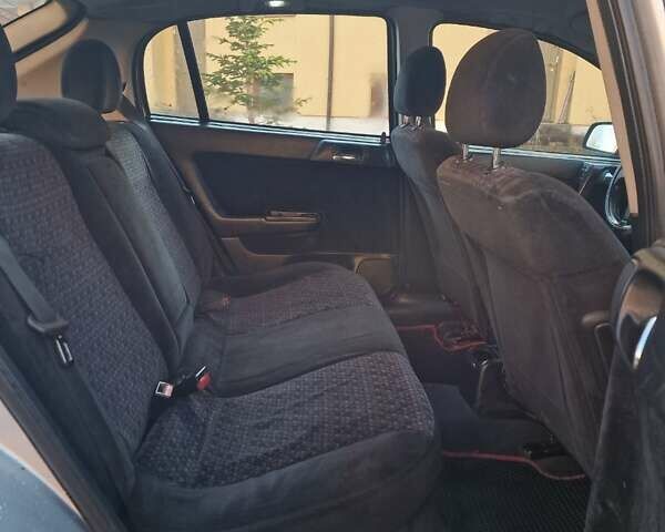 Серый Опель Астра, объемом двигателя 2 л и пробегом 398 тыс. км за 2350 $, фото 7 на Automoto.ua