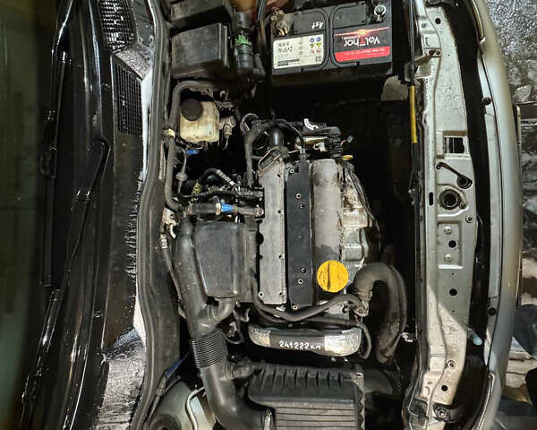 Серый Опель Астра, объемом двигателя 1.6 л и пробегом 257 тыс. км за 3500 $, фото 16 на Automoto.ua