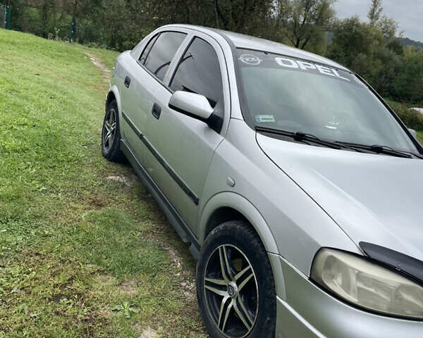 Серый Опель Астра, объемом двигателя 2 л и пробегом 420 тыс. км за 2000 $, фото 1 на Automoto.ua