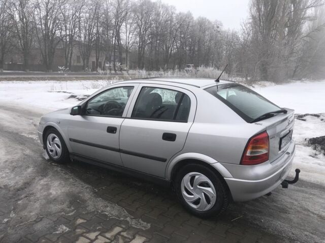 Сірий Опель Астра, об'ємом двигуна 1.7 л та пробігом 250 тис. км за 1700 $, фото 2 на Automoto.ua