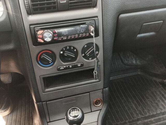 Серый Опель Астра, объемом двигателя 1.6 л и пробегом 200 тыс. км за 1919 $, фото 2 на Automoto.ua