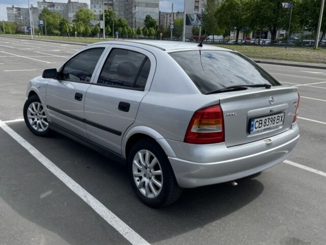 Серый Опель Астра, объемом двигателя 1.6 л и пробегом 288 тыс. км за 3900 $, фото 1 на Automoto.ua