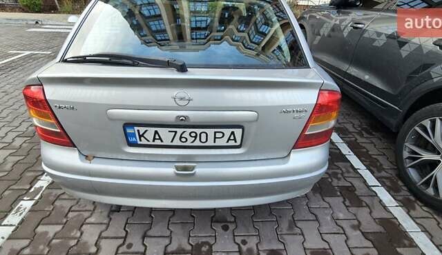 Серый Опель Астра, объемом двигателя 2.2 л и пробегом 267 тыс. км за 2900 $, фото 5 на Automoto.ua