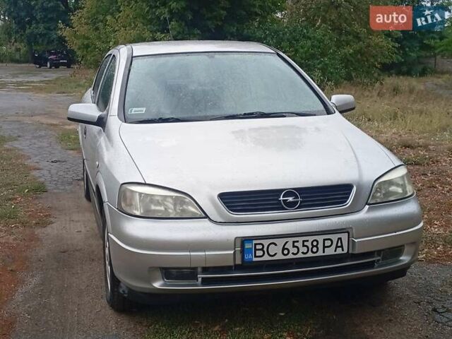 Серый Опель Астра, объемом двигателя 2 л и пробегом 270 тыс. км за 2800 $, фото 1 на Automoto.ua
