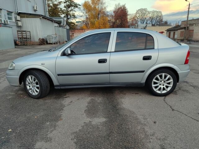 Серый Опель Астра, объемом двигателя 1.6 л и пробегом 288 тыс. км за 3900 $, фото 5 на Automoto.ua