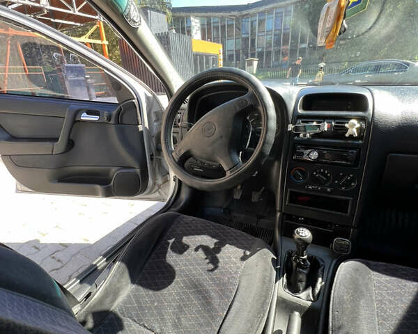 Серый Опель Астра, объемом двигателя 1.69 л и пробегом 355 тыс. км за 3150 $, фото 10 на Automoto.ua