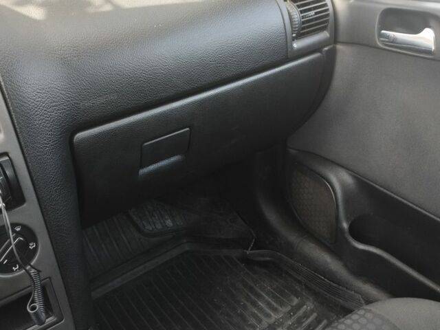 Серый Опель Астра, объемом двигателя 1.6 л и пробегом 200 тыс. км за 1919 $, фото 3 на Automoto.ua