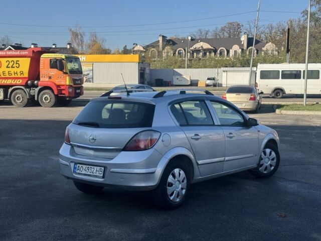 Серый Опель Астра, объемом двигателя 1.4 л и пробегом 300 тыс. км за 2800 $, фото 2 на Automoto.ua