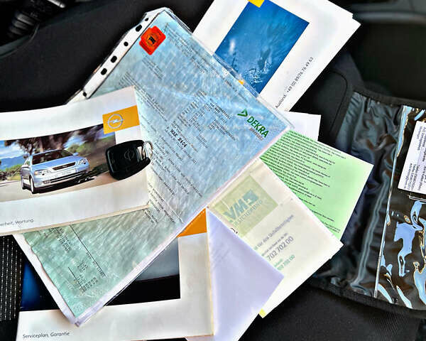 Серый Опель Астра, объемом двигателя 1.6 л и пробегом 110 тыс. км за 2800 $, фото 35 на Automoto.ua