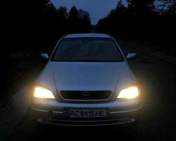 Серый Опель Астра, объемом двигателя 1.6 л и пробегом 281 тыс. км за 1900 $, фото 7 на Automoto.ua