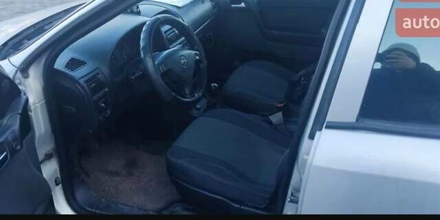 Серый Опель Астра, объемом двигателя 1.6 л и пробегом 254 тыс. км за 2050 $, фото 1 на Automoto.ua