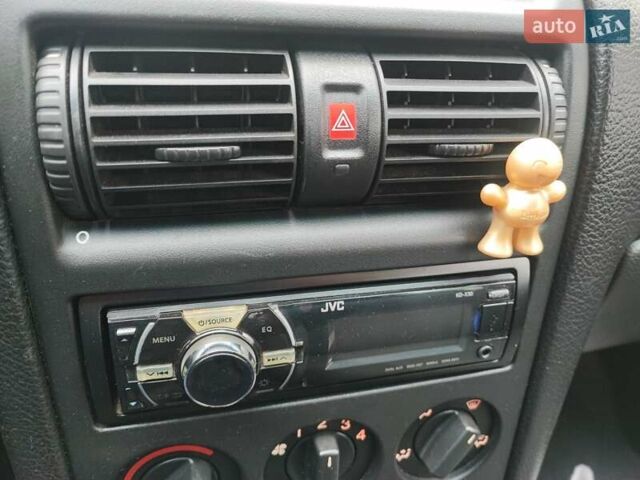 Сірий Опель Астра, об'ємом двигуна 1.6 л та пробігом 232 тис. км за 3500 $, фото 27 на Automoto.ua