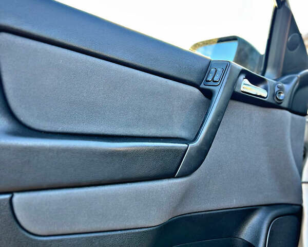 Серый Опель Астра, объемом двигателя 1.6 л и пробегом 110 тыс. км за 2800 $, фото 33 на Automoto.ua