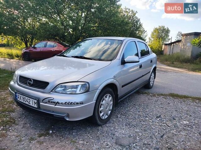 Серый Опель Астра, объемом двигателя 1.4 л и пробегом 315 тыс. км за 3000 $, фото 1 на Automoto.ua