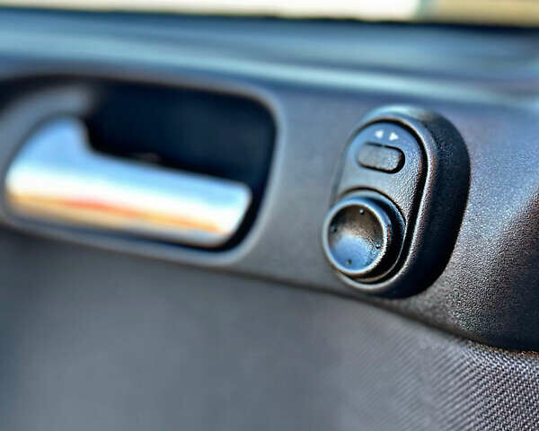 Серый Опель Астра, объемом двигателя 1.6 л и пробегом 110 тыс. км за 2800 $, фото 26 на Automoto.ua