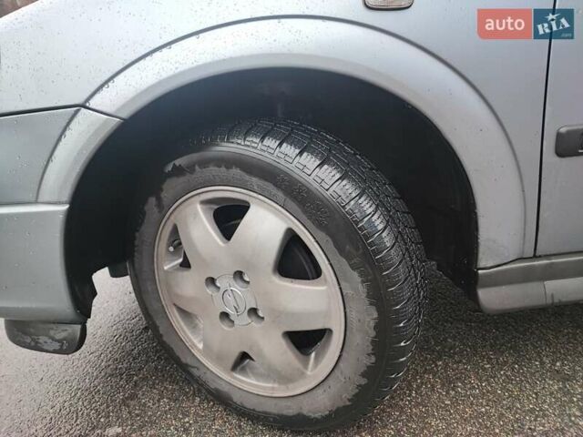 Сірий Опель Астра, об'ємом двигуна 1.6 л та пробігом 232 тис. км за 3500 $, фото 6 на Automoto.ua