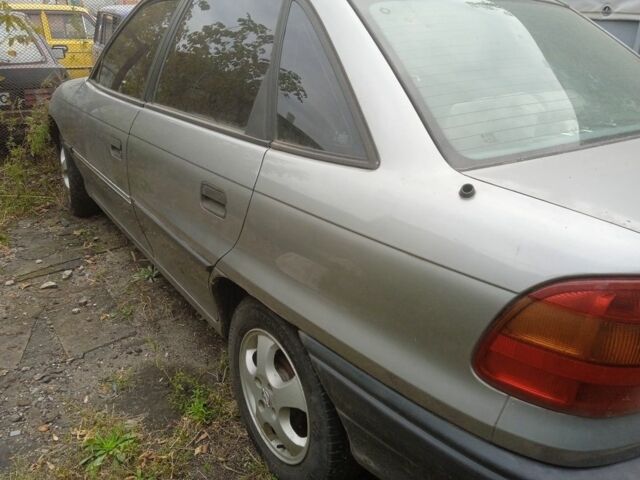 Серый Опель Астра, объемом двигателя 0 л и пробегом 230 тыс. км за 450 $, фото 1 на Automoto.ua