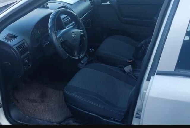 Серый Опель Астра, объемом двигателя 0 л и пробегом 254 тыс. км за 2050 $, фото 1 на Automoto.ua