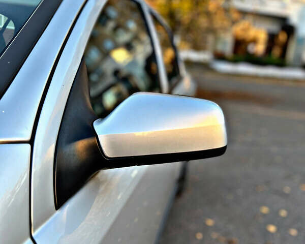 Серый Опель Астра, объемом двигателя 1.6 л и пробегом 110 тыс. км за 2800 $, фото 15 на Automoto.ua