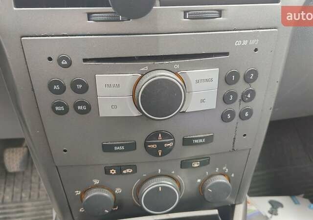 Сірий Опель Астра, об'ємом двигуна 1.36 л та пробігом 427 тис. км за 2650 $, фото 2 на Automoto.ua