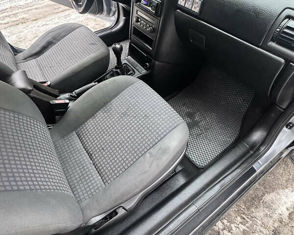 Серый Опель Астра, объемом двигателя 2 л и пробегом 325 тыс. км за 2750 $, фото 6 на Automoto.ua