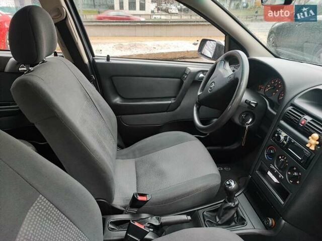 Сірий Опель Астра, об'ємом двигуна 1.6 л та пробігом 232 тис. км за 3500 $, фото 13 на Automoto.ua