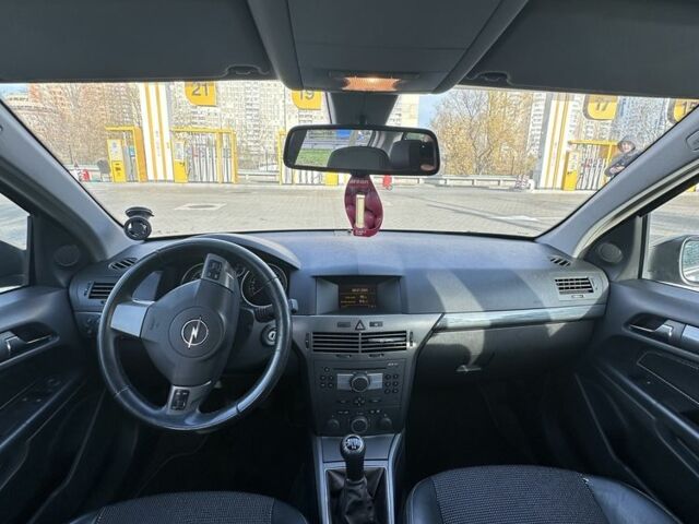 Серый Опель Астра, объемом двигателя 1.6 л и пробегом 238 тыс. км за 4200 $, фото 7 на Automoto.ua