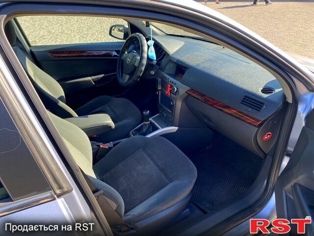 Серый Опель Астра, объемом двигателя 1.6 л и пробегом 255 тыс. км за 4700 $, фото 6 на Automoto.ua