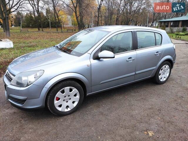 Серый Опель Астра, объемом двигателя 1.9 л и пробегом 353 тыс. км за 5850 $, фото 7 на Automoto.ua