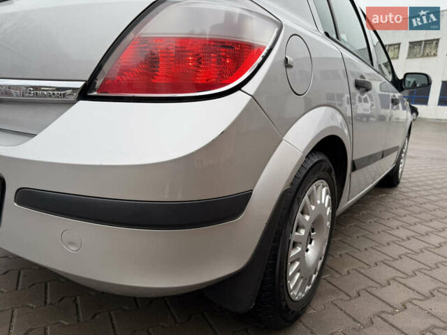 Серый Опель Астра, объемом двигателя 1.6 л и пробегом 168 тыс. км за 5100 $, фото 16 на Automoto.ua