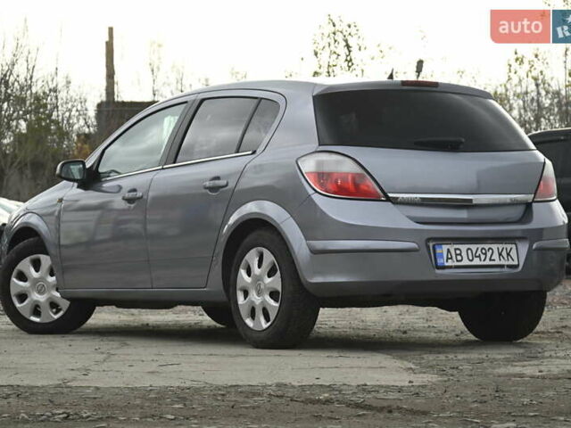 Серый Опель Астра, объемом двигателя 1.6 л и пробегом 188 тыс. км за 4500 $, фото 6 на Automoto.ua