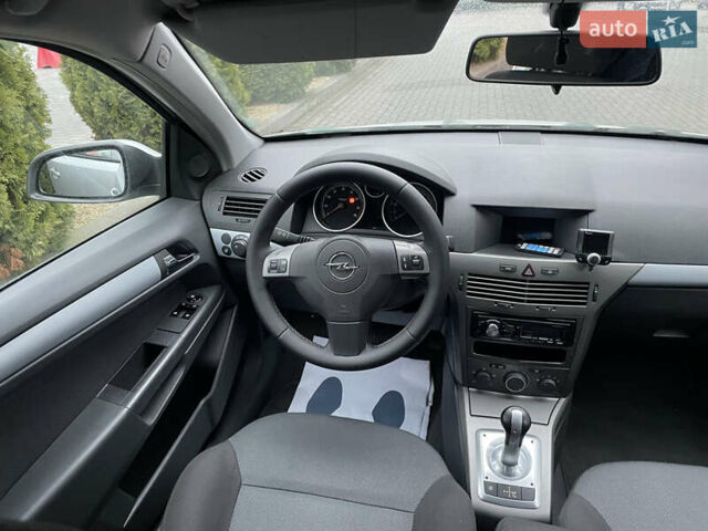 Серый Опель Астра, объемом двигателя 1.6 л и пробегом 214 тыс. км за 5650 $, фото 19 на Automoto.ua