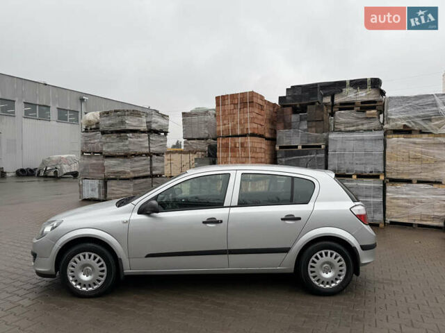 Серый Опель Астра, объемом двигателя 1.6 л и пробегом 168 тыс. км за 5100 $, фото 12 на Automoto.ua