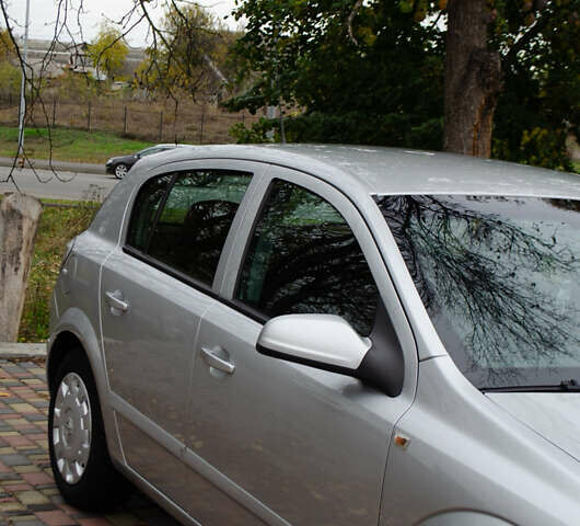 Опель Астра 2004 в Смеле на Automoto.ua Серый Опель Астра, объемом двигателя 1.6 л и пробегом 220 тыс. км за 4500 $, фото 11 на Automoto.ua