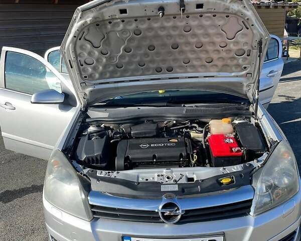 Серый Опель Астра, объемом двигателя 1.6 л и пробегом 279 тыс. км за 4550 $, фото 22 на Automoto.ua