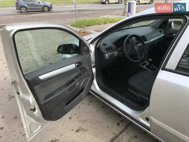 Опель Астра 2004 в Харькове на Automoto.ua Серый Опель Астра, объемом двигателя 1.6 л и пробегом 251 тыс. км за 5000 $, фото 9 на Automoto.ua