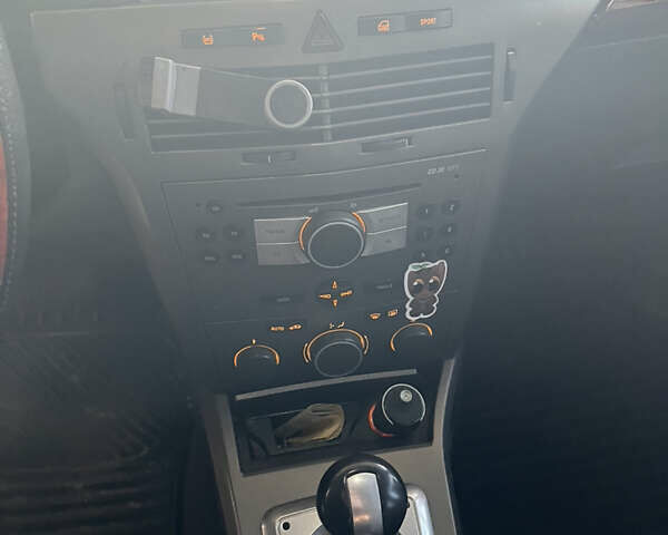 Серый Опель Астра, объемом двигателя 1.6 л и пробегом 260 тыс. км за 4400 $, фото 15 на Automoto.ua