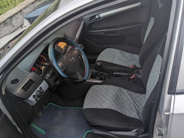 Серый Опель Астра, объемом двигателя 1.6 л и пробегом 203 тыс. км за 3300 $, фото 3 на Automoto.ua