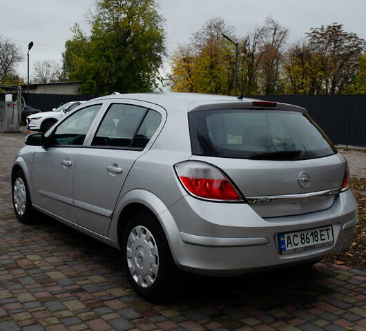 Опель Астра 2004 в Смеле на Automoto.ua Серый Опель Астра, объемом двигателя 1.6 л и пробегом 220 тыс. км за 4500 $, фото 1 на Automoto.ua