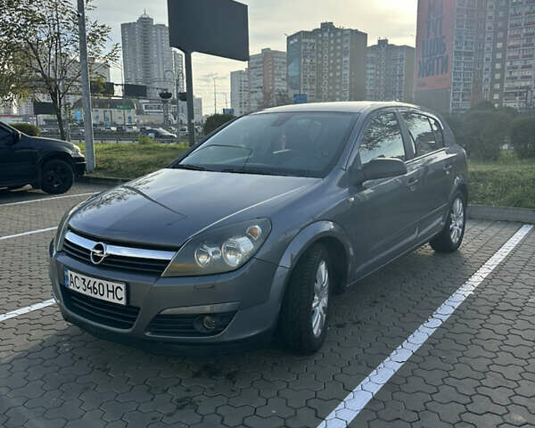 Серый Опель Астра, объемом двигателя 1.6 л и пробегом 238 тыс. км за 4200 $, фото 9 на Automoto.ua