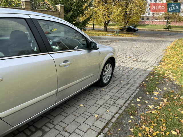 Опель Астра 2004 в Луцке на Automoto.ua Серый Опель Астра, объемом двигателя 1.8 л и пробегом 174 тыс. км за 5150 $, фото 4 на Automoto.ua