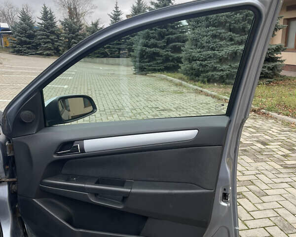 Сірий Опель Астра, об'ємом двигуна 1.36 л та пробігом 271 тис. км за 3870 $, фото 78 на Automoto.ua