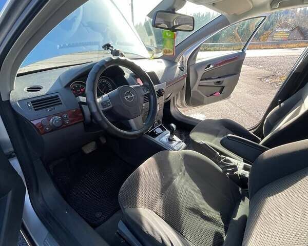 Серый Опель Астра, объемом двигателя 1.6 л и пробегом 279 тыс. км за 4550 $, фото 3 на Automoto.ua