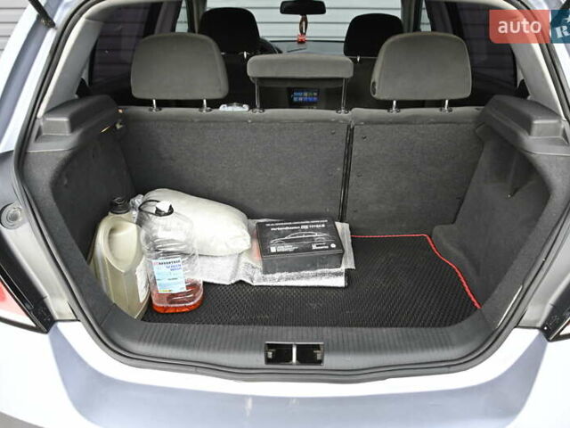 Серый Опель Астра, объемом двигателя 1.6 л и пробегом 188 тыс. км за 4500 $, фото 20 на Automoto.ua