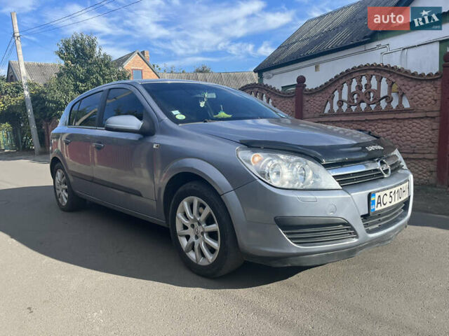 Серый Опель Астра, объемом двигателя 1.6 л и пробегом 260 тыс. км за 4400 $, фото 1 на Automoto.ua