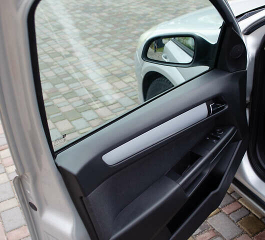 Опель Астра 2004 в Смеле на Automoto.ua Серый Опель Астра, объемом двигателя 1.6 л и пробегом 220 тыс. км за 4500 $, фото 16 на Automoto.ua