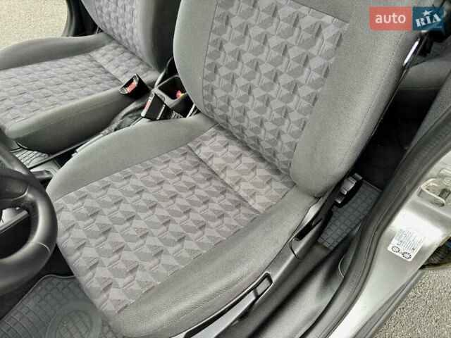 Серый Опель Астра, объемом двигателя 1.6 л и пробегом 179 тыс. км за 5200 $, фото 40 на Automoto.ua