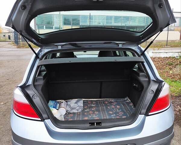 Серый Опель Астра, объемом двигателя 1.9 л и пробегом 353 тыс. км за 5850 $, фото 16 на Automoto.ua